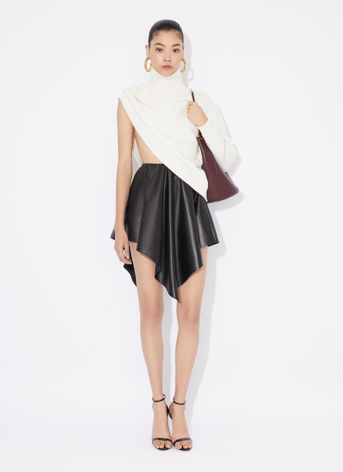ASYMMETRICAL CAPE JUMPER IN CASHMERE ALAÏA NATURAL ASYMMETRICAL CAPE JUMPER IN CASHMERE